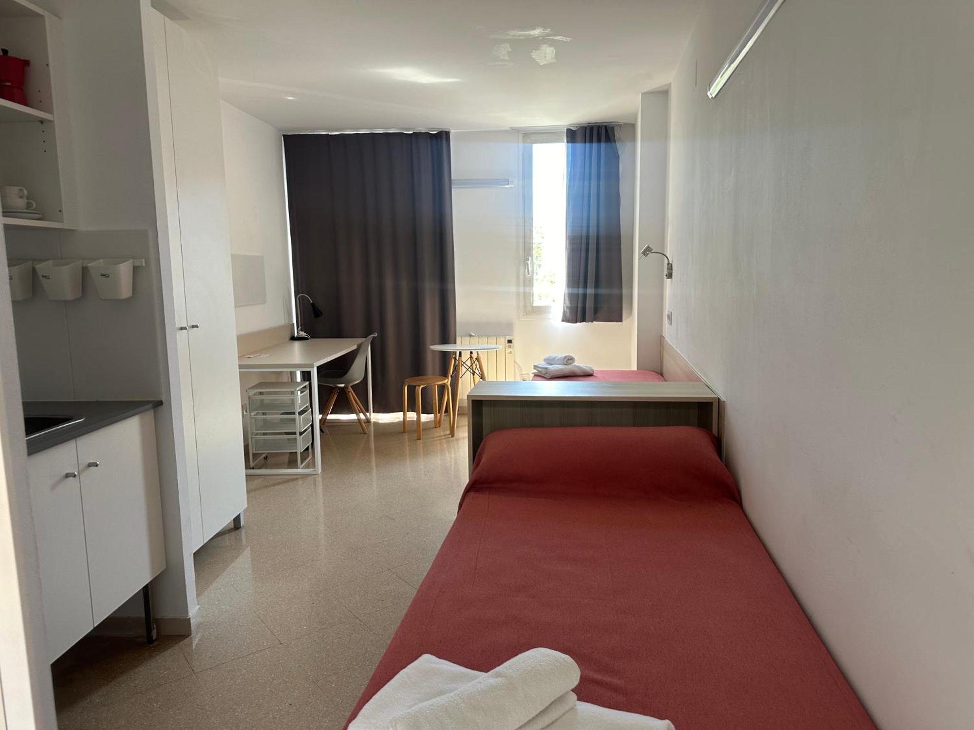 Residencia Universitaria Resa Francesc Giralt I Serra Terrassa Buitenkant foto